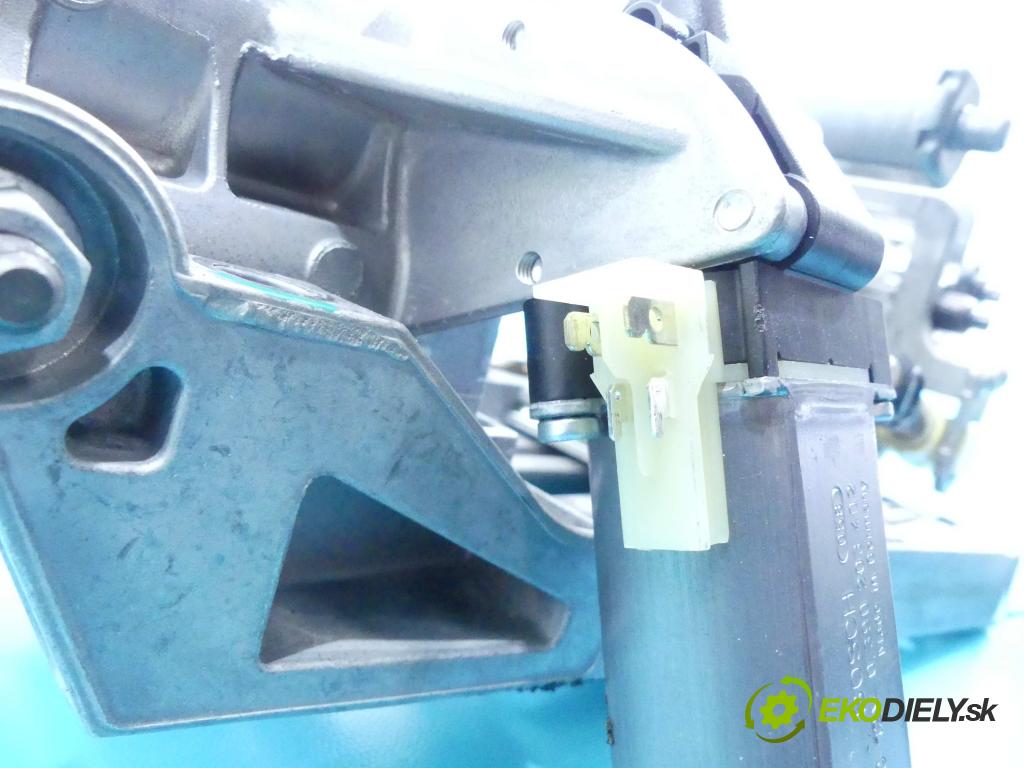 Tesla Model S 0.0b: automatic 310 kW 1 cm3 5- Sloupec: volant A2044601416 (Tyče riadenia (volantu))