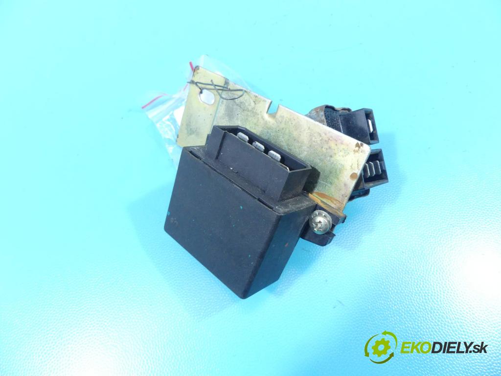 Fiat 126p 0,65.0b 31KM manual 23 kW 652 cm3 3- Relé: 46576711 (Relé)