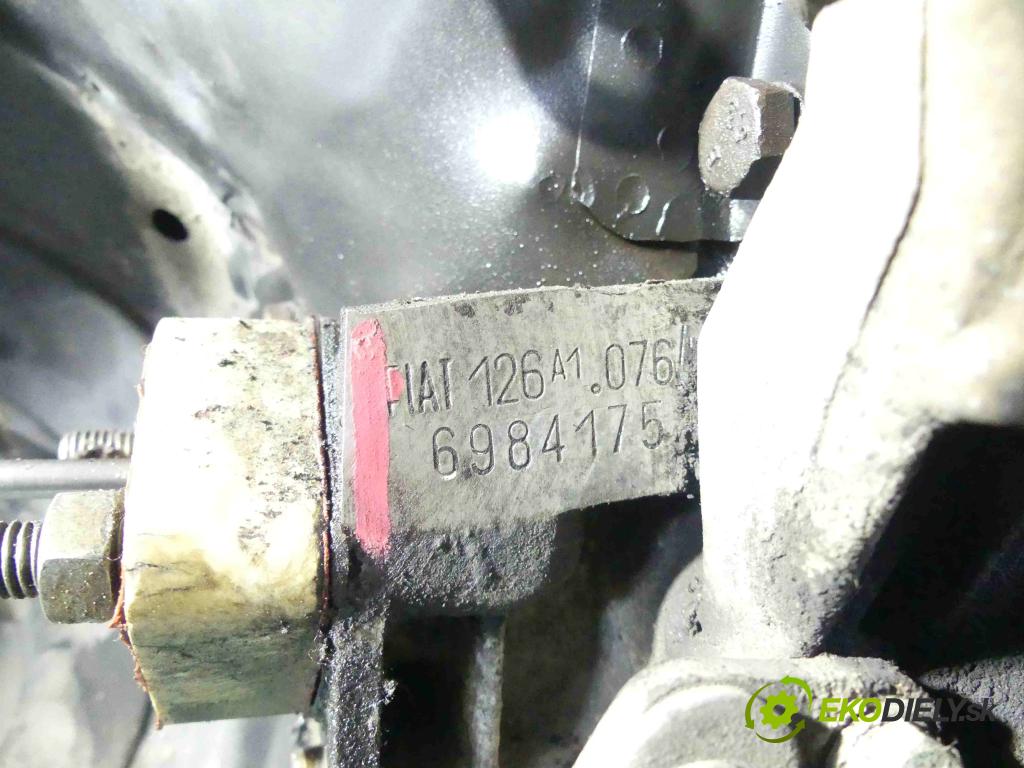 Fiat 126p 0,65.0b 31KM manual 23 kW 652 cm3 3- motor benzín 126A1 076