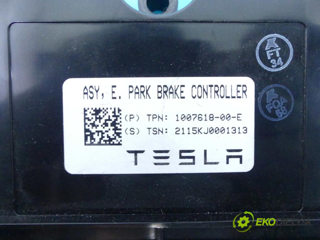 Tesla Model S 0.0b: automatic 310 kW 1 cm3 5- modul riadiaca jednotka 1007618-00-E (Ostatné)
