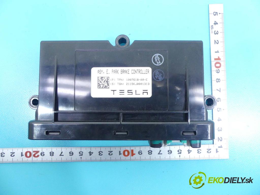 Tesla Model S 0.0b: automatic 310 kW 1 cm3 5- modul riadiaca jednotka 1007618-00-E (Ostatné)