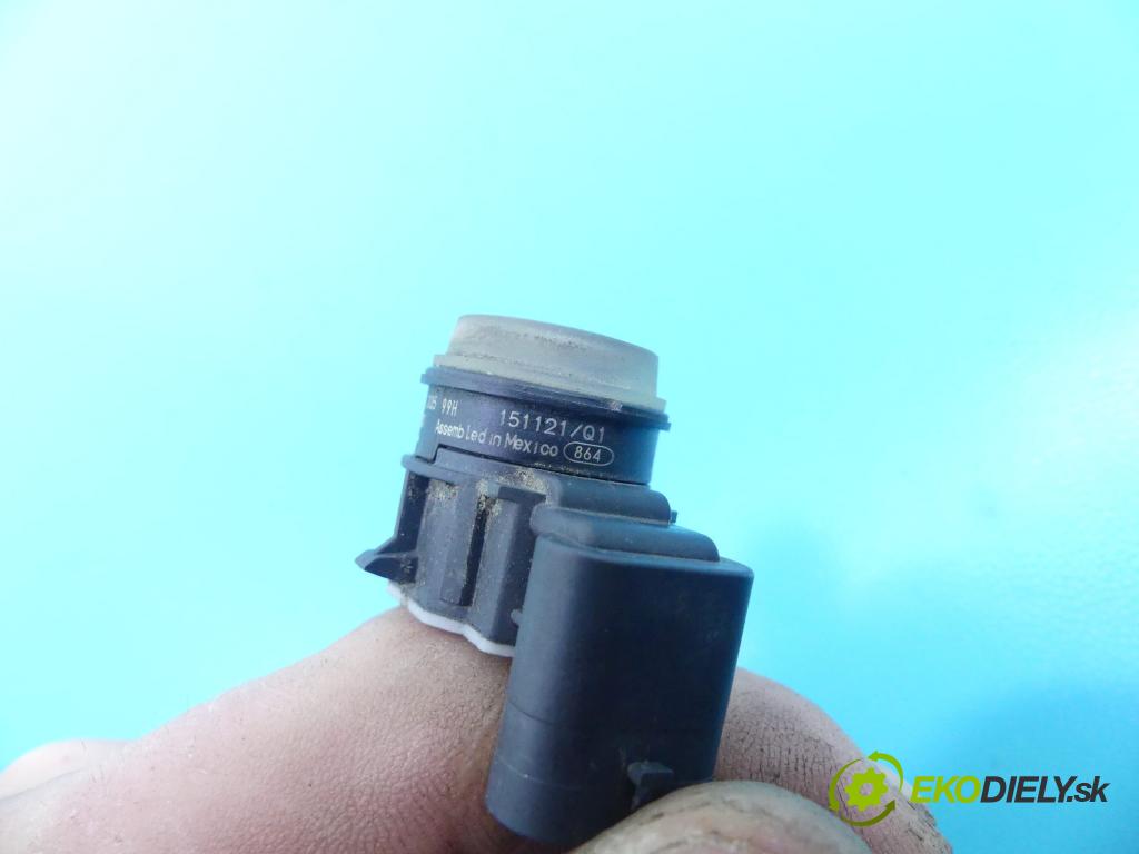 Tesla Model S 0.0b: automatic 310 kW 1 cm3 5- snímač parkovaní: 1048473-14-A