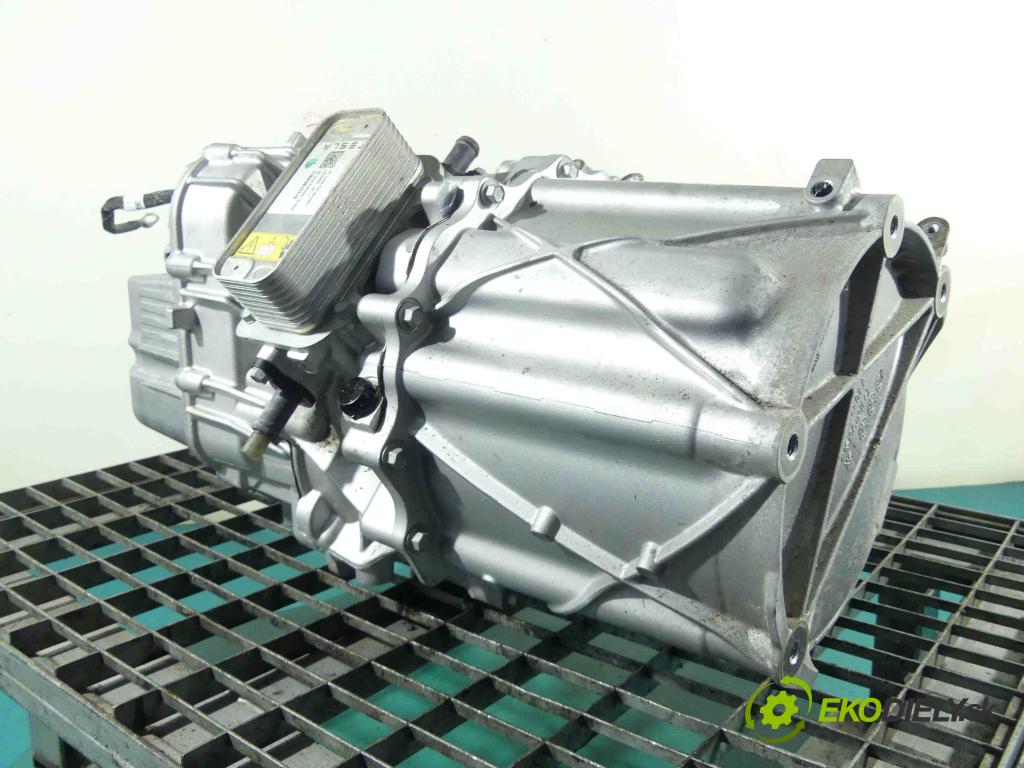 Tesla Model S 0.0b: automatic 310 kW 1 cm3 5- motor elektrický: 1035300-00-E