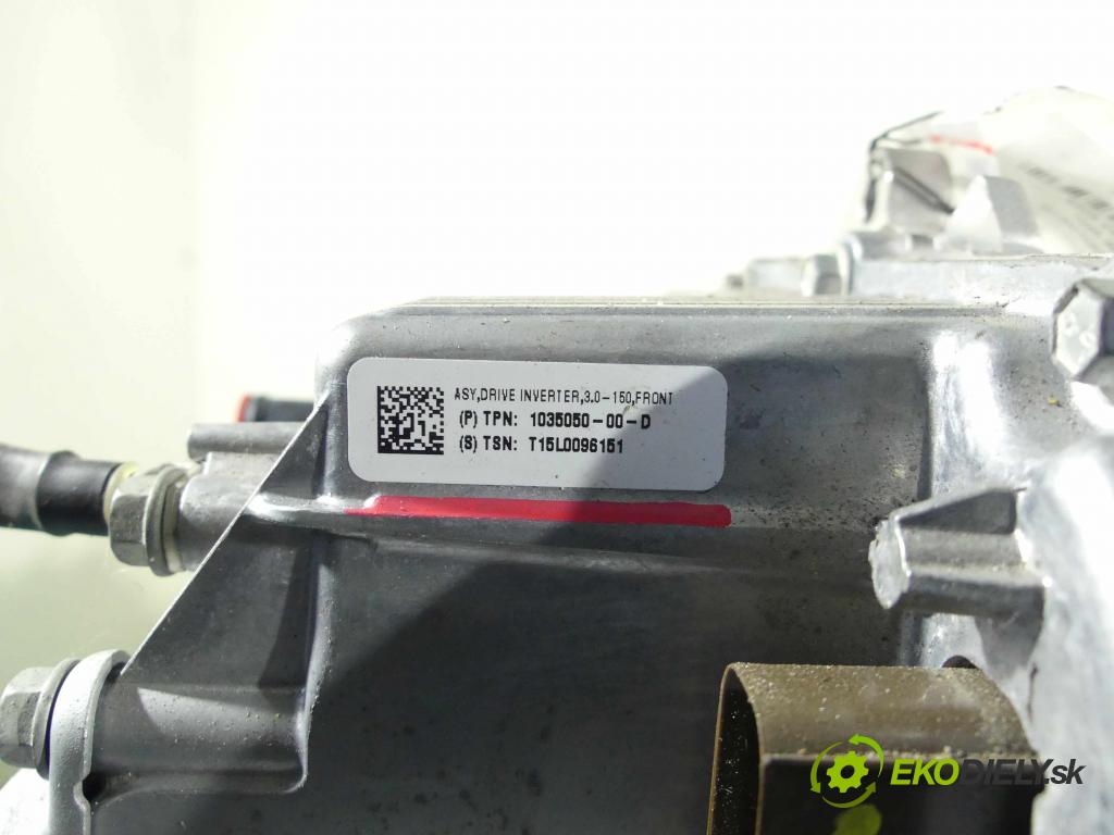 Tesla Model S 0.0b: automatic 310 kW 1 cm3 5- motor elektrický: 1035300-00-E