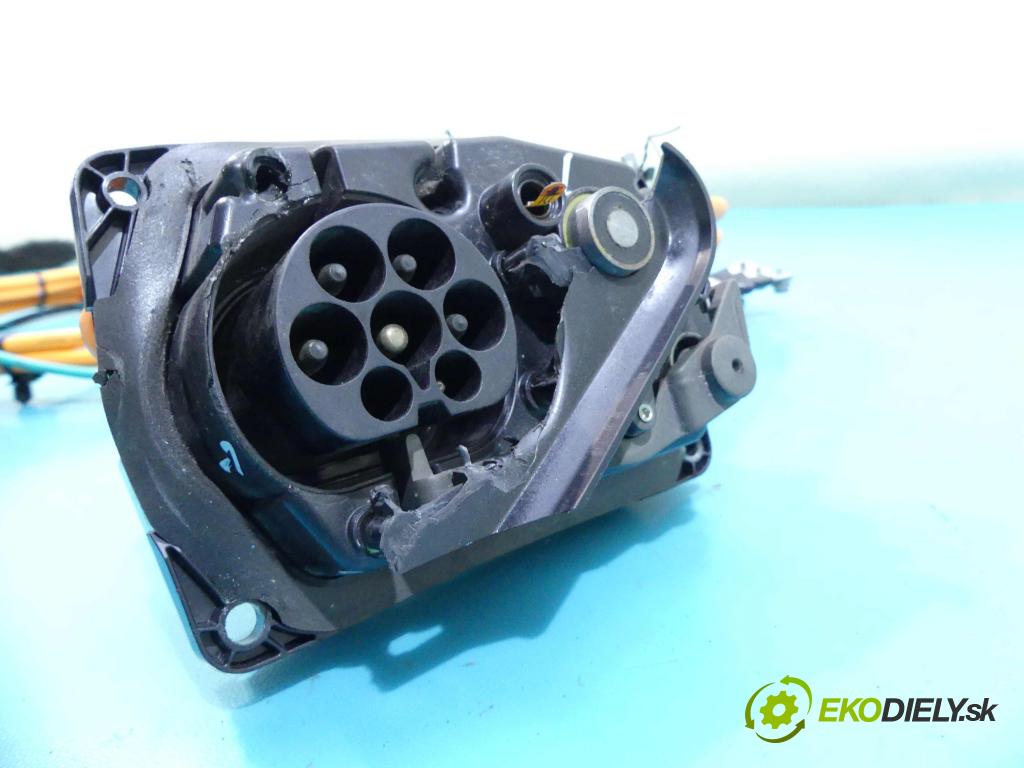 Tesla Model S 0.0b: automatic 310 kW 1 cm3 5- instalace 1022641-00-D