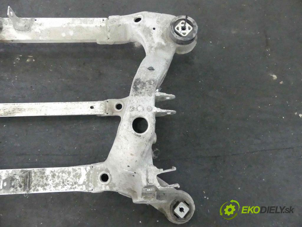 Tesla Model S 0.0b: automatic 310 kW 1 cm3 5- zadní výztuha 1009826-00-A