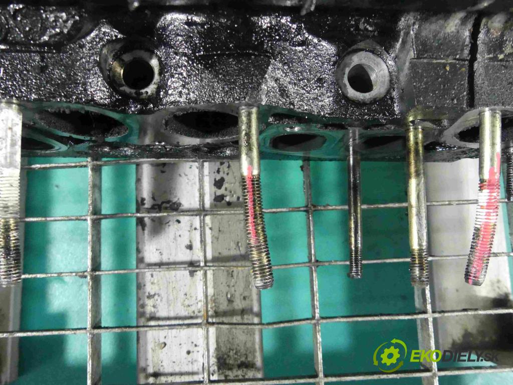 Peugeot 406 1.9 TD 90 hp manual 66 kW 1905 cm3 4- hlava motoru DHX