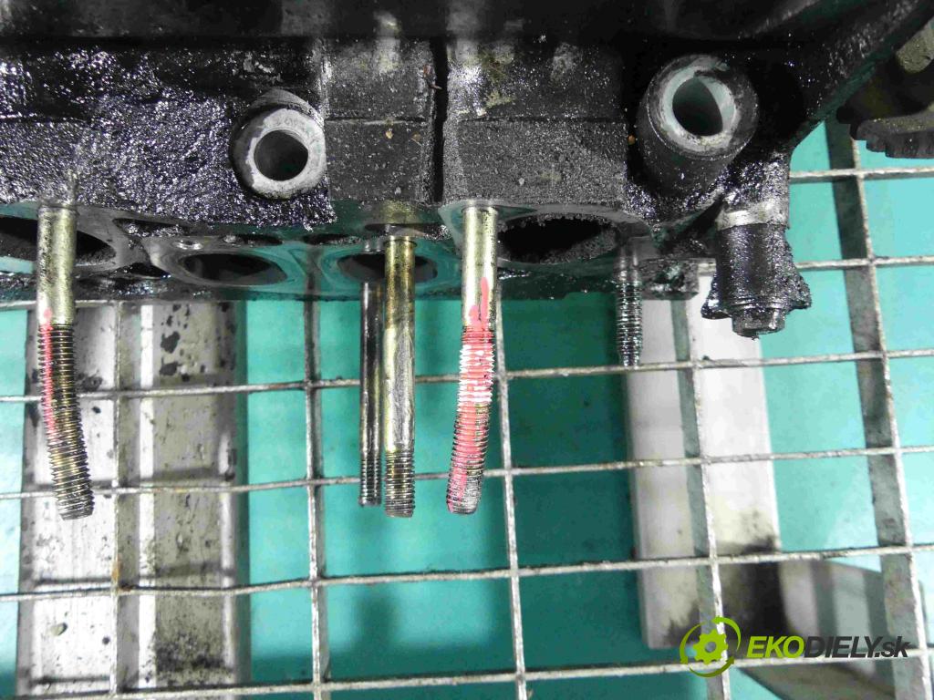 Peugeot 406 1.9 TD 90 hp manual 66 kW 1905 cm3 4- hlava motoru DHX