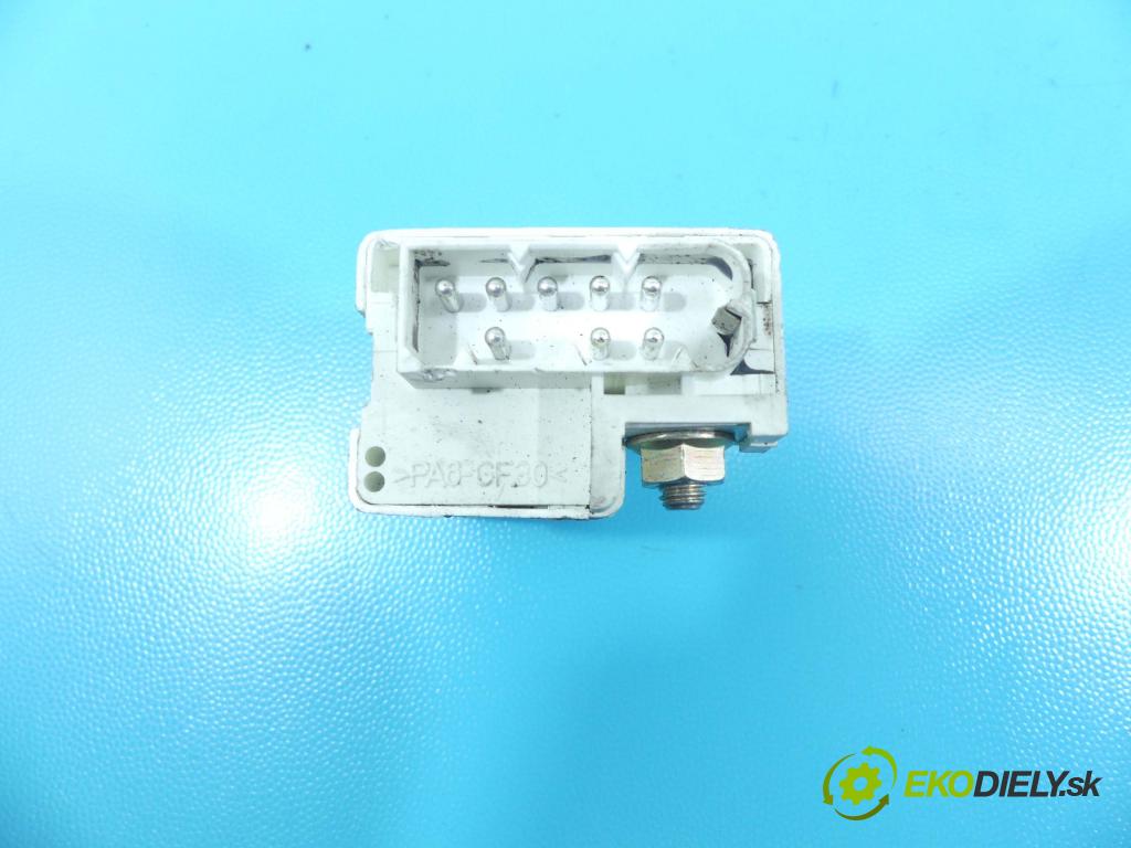 Bmw 3 E46 1998-2007 2.0d 136 HP manual 100 kW 1951 cm3 4- Relé: 72RB511 (Relé)