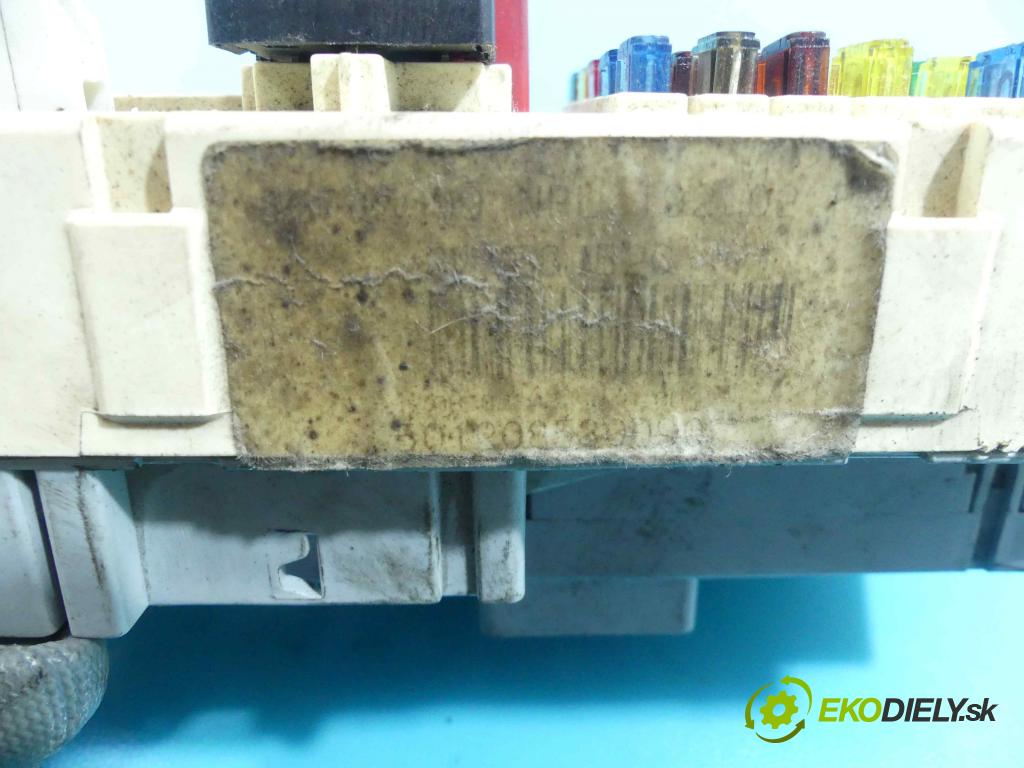 Fiat Stilo 1.9 jtd 116 HP manual 85 kW 1910 cm3 3- skrinka poistka  (Poistkové skrinky)