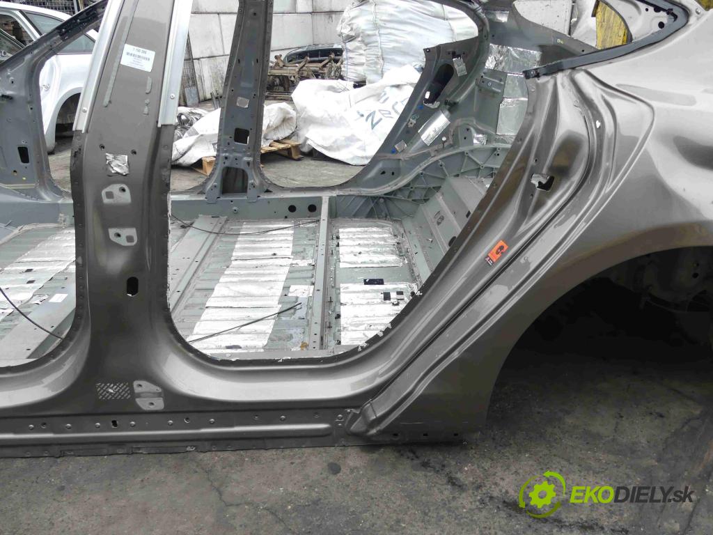 Tesla Model S 0.0b: 421KM automatic 310 kW 1 cm3 5- práh levý  (Ostatní)