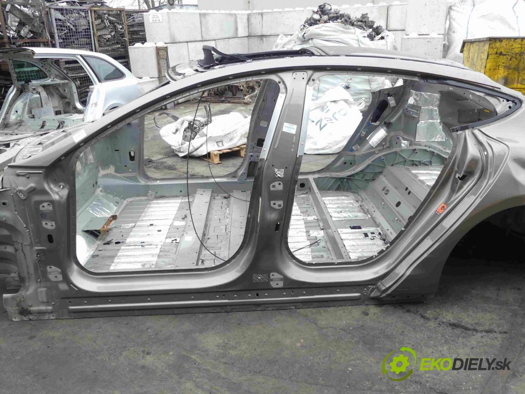 Tesla Model S 0.0b: 421KM automatic 310 kW 1 cm3 5- práh levý  (Ostatní)