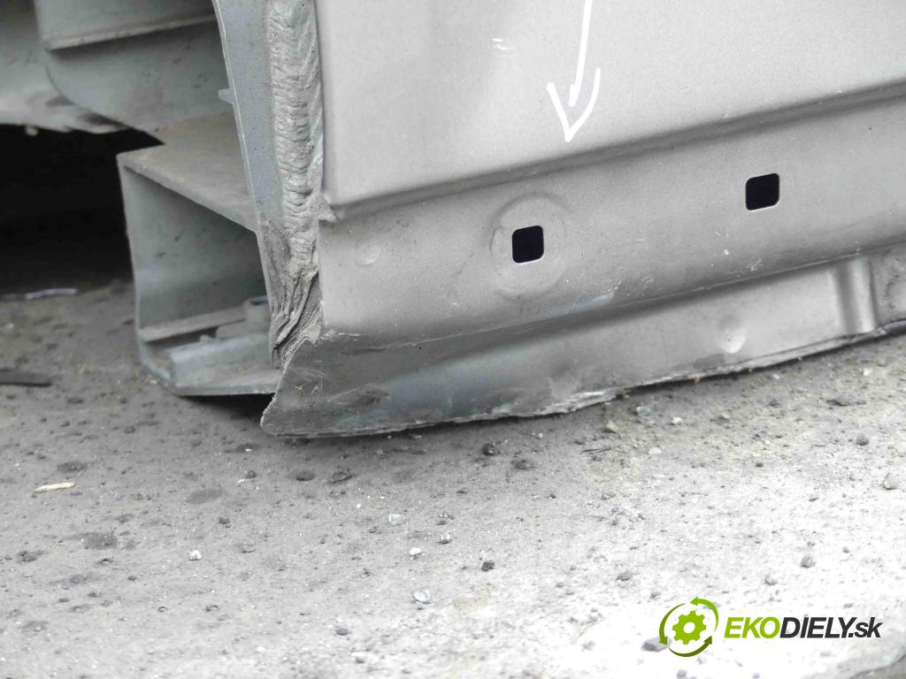 Tesla Model S 0.0b: 421KM automatic 310 kW 1 cm3 5- práh pravý  (Ostatní)