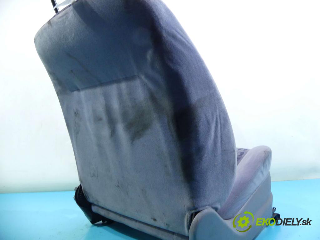 Skoda Felicia 1.3 68 hp manual 50 kW 1289 cm3 5- Sedadlo pravý  (Sedačky, sedadla)
