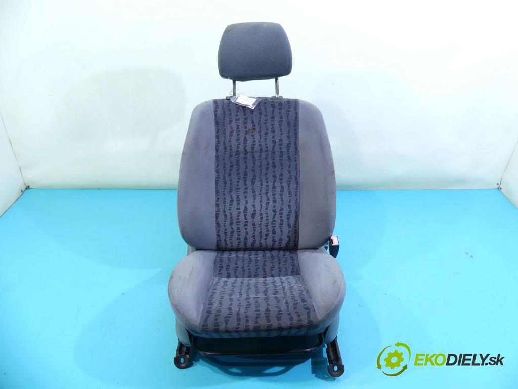 Skoda Felicia 1.3 68 hp manual 50 kW 1289 cm3 5- Sedadlo pravý  (Sedačky, sedadla)