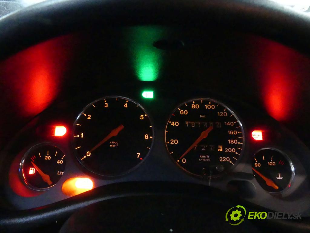 Opel Tigra A 1994-2001 1.4 16v 90 hp manual 66 kW 1389 cm3 3- Přístrojová deska  (Přístrojové desky, displeje)