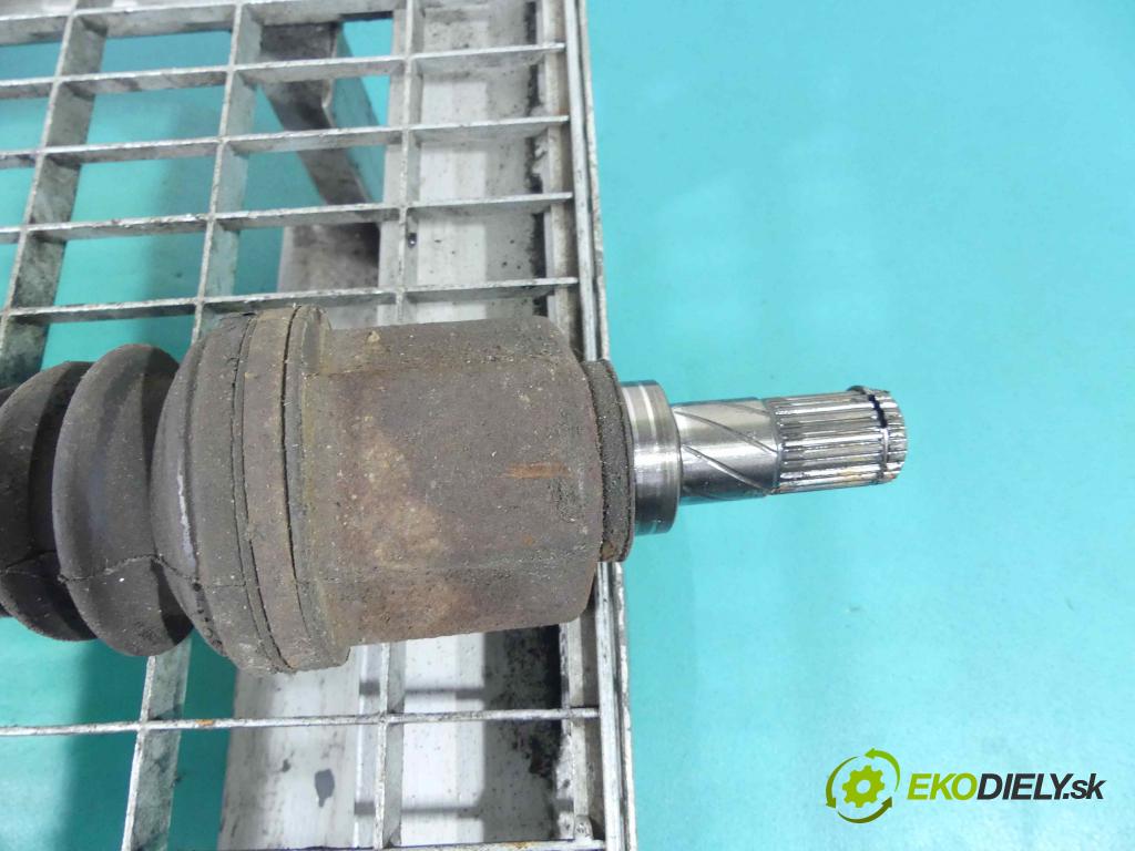 Nissan Almera tino 1.8 16v 114 HP manual 84 kW 1769 cm3 5- poloos pravé  (Poloosy)