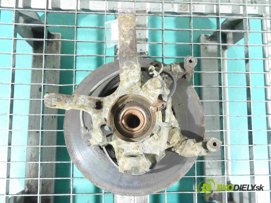 Nissan Almera tino 1.8 16v 114 HP manual 84 kW 1769 cm3 5- náboj pravé  (Náboje)