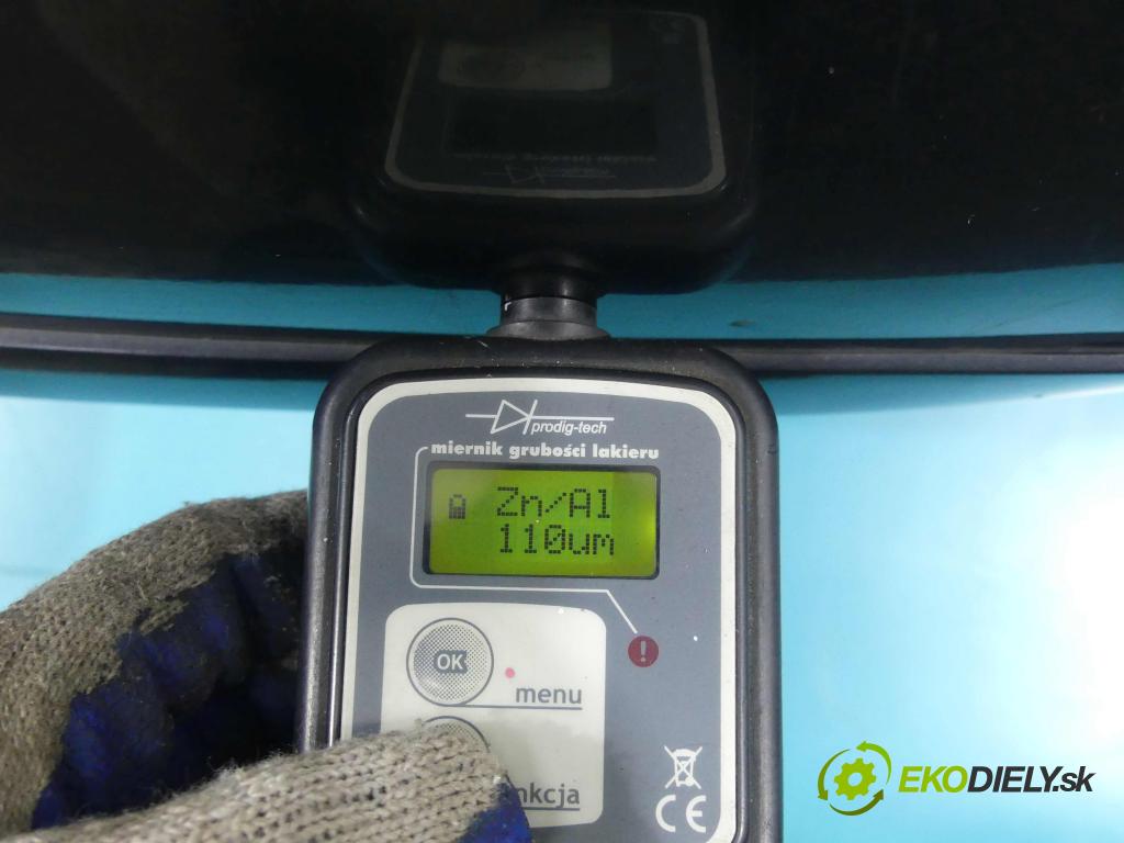 Toyota Auris I 2006-2013 1.4 D4D 90 HP manual 66 kW 1364 cm3 5- zadna kufor  (Zadné kapoty)