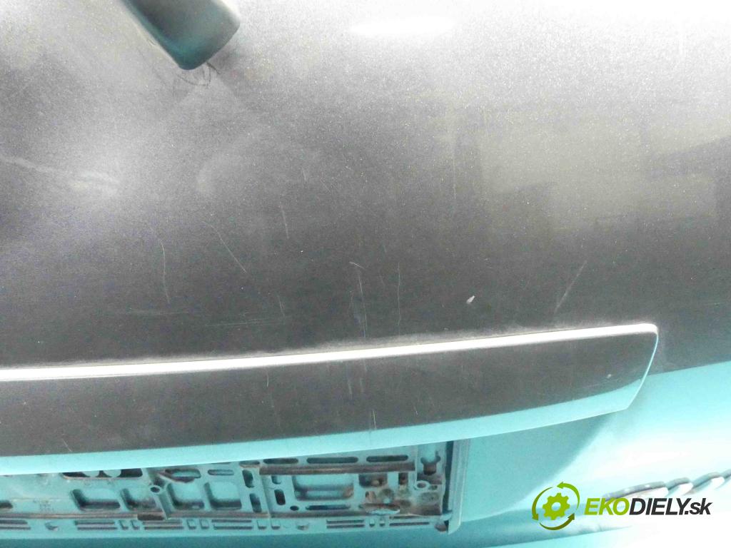 Toyota Auris I 2006-2013 1.4 D4D 90 HP manual 66 kW 1364 cm3 5- zadna kufor  (Zadné kapoty)