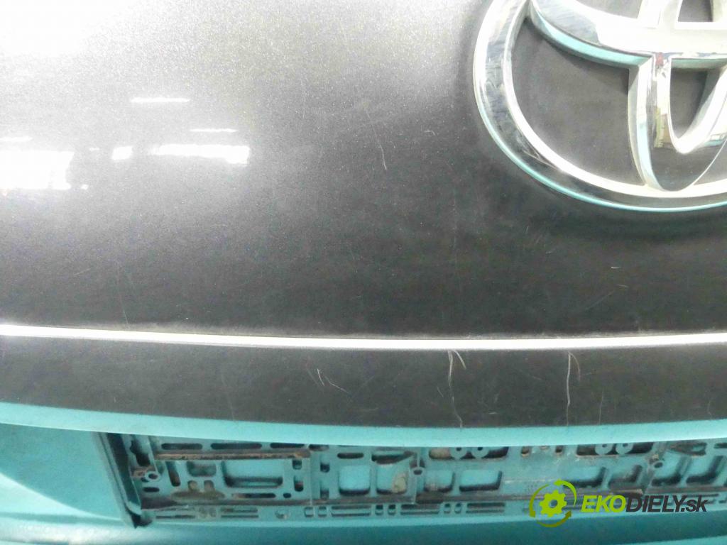Toyota Auris I 2006-2013 1.4 D4D 90 HP manual 66 kW 1364 cm3 5- zadna kufor  (Zadné kapoty)