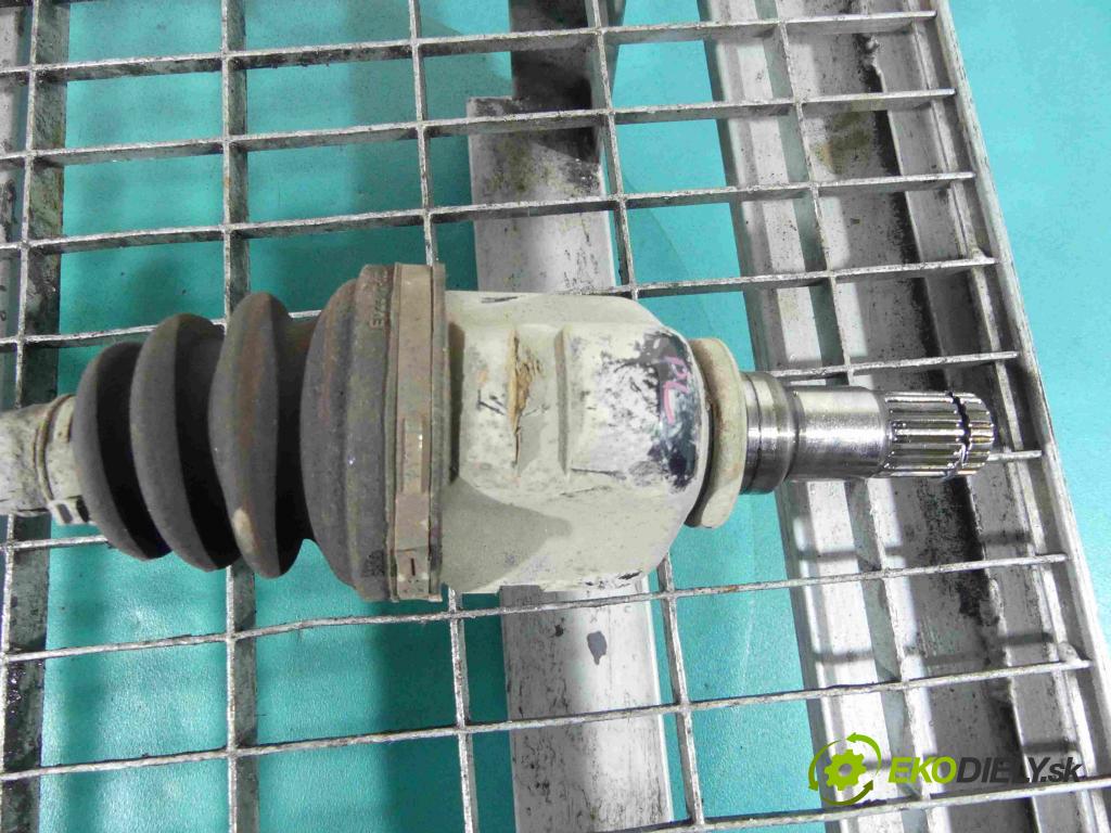 Toyota Auris I 2006-2013 1.4 D4D 90 HP manual 66 kW 1364 cm3 5- poloos ľavé  (Poloosy)