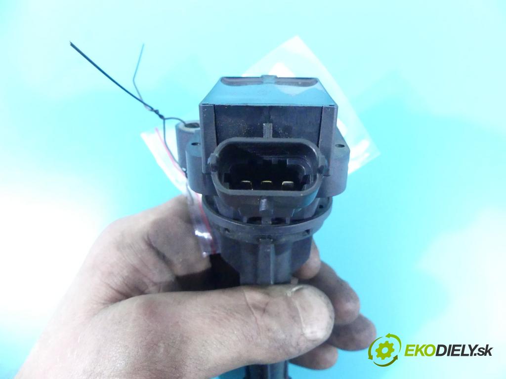 Toyota Corolla E11 1997-2002 1.4 vvti 97KM manual 71 kW 1398 cm3 5- cievka zapaľovacia 0221504016 (Zapaľovacie cievky, moduly)