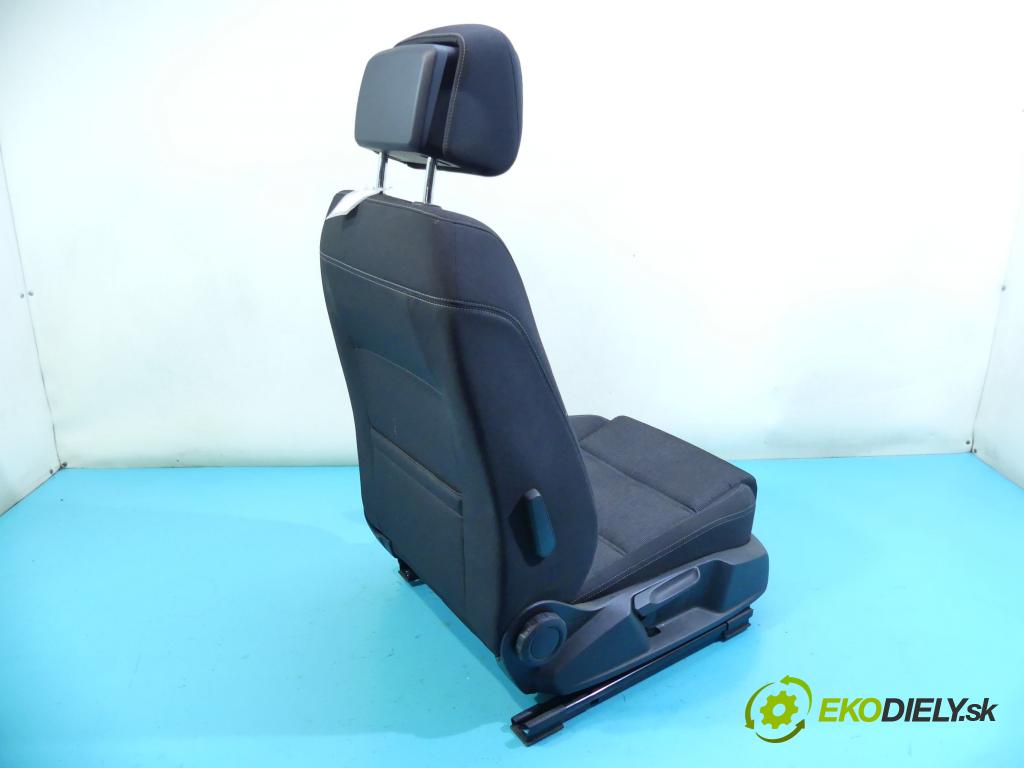 Vw Passat B8 2014 - 2.0 tdi 150 HP automatic 110 kW 1968 cm3 5- Sedačka pravý  (Sedačky, sedadlá)