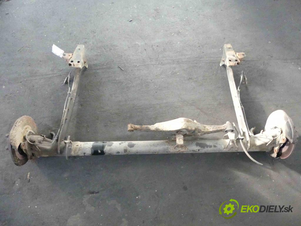 Nissan Almera tino 2.2 td 111KM manual 82 kW 2184 cm3 5- zadní výztuha 