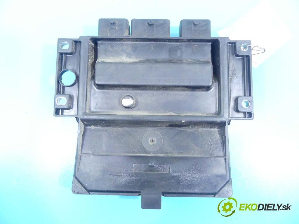 Renault Clio III 2005-2012 1.5 dci 68 HP manual 50 kW 1461 cm3 5- Jednotka riadiaca 8200911560