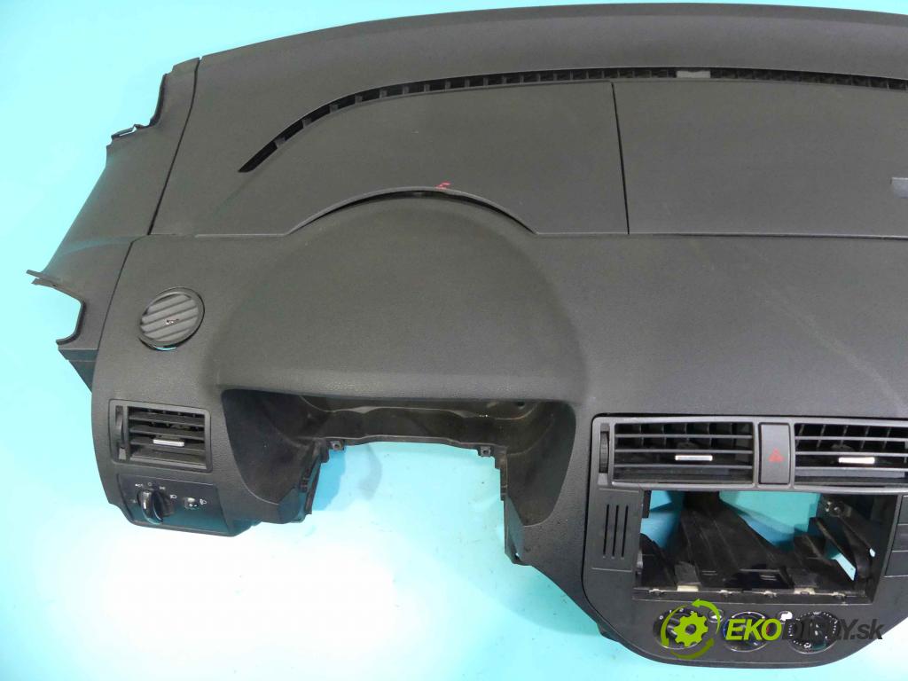 Ford C-Max I 2003-2010 1.6 tdci 109 hp manual 80 kW 1560 cm3 5- kokpit,přistrojova deska