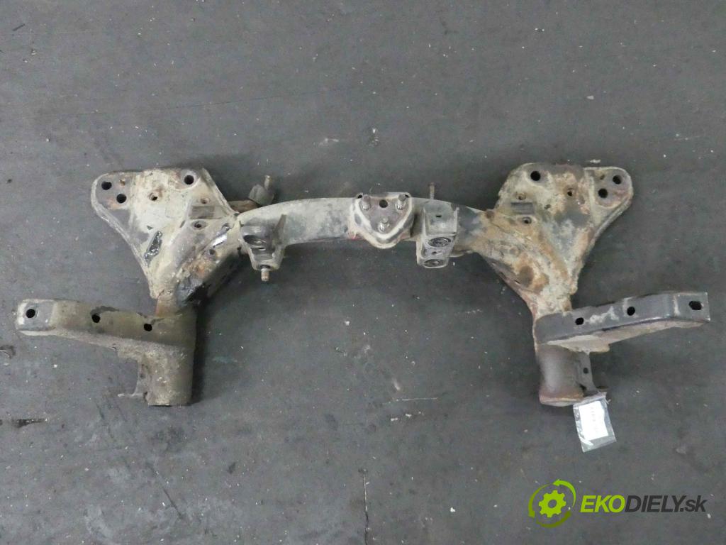 Mazda 323f 1.5b: 88 hp manual 65 kW 1498 cm3 5- výztuha motoru 