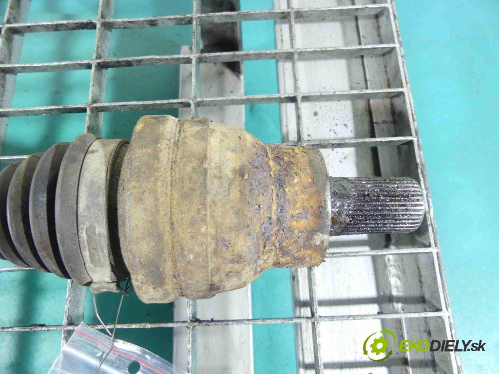 Volvo XC70 I 2000-2007 2.4 D5 185 HP automatic 136 kW 2400 cm3 5- poloos ľavé 30735647 (Poloosy)