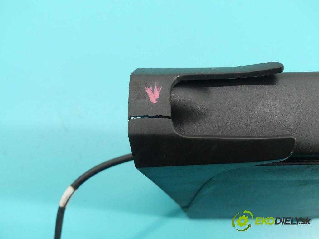 Volvo XC70 I 2000-2007 2.4 D5 185 HP automatic 136 kW 2400 cm3 5- Telefon:  (Audio zariadenia)