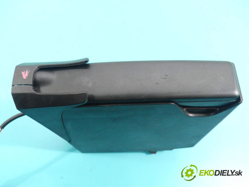 Volvo XC70 I 2000-2007 2.4 D5 185 HP automatic 136 kW 2400 cm3 5- Telefon:  (Audio zariadenia)