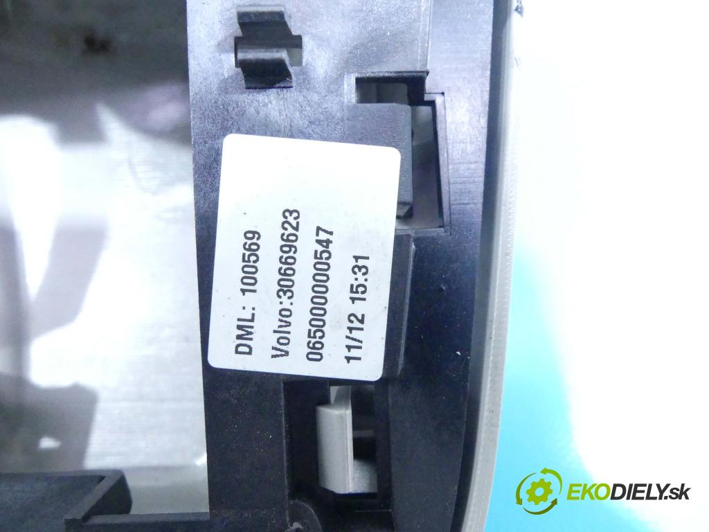 Volvo XC70 I 2000-2007 2.4 D5 185 hp automatic 136 kW 2400 cm3 5- zpětné zrcátko vnitřní 30728231AB (Světla vnitřní)