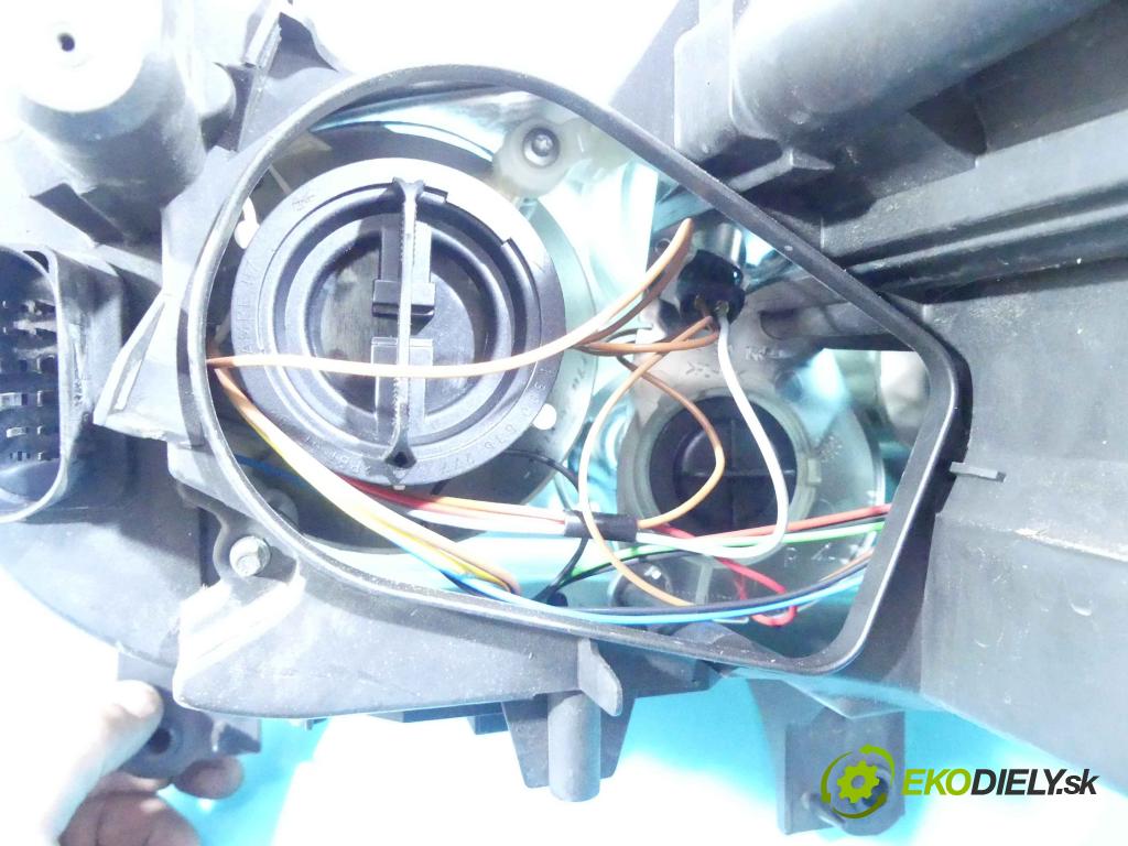 Vw Touran I 2003-2015 2.0 tdi 140 HP automatic 103 kW 1968 cm3 5- Reflektor: pravý 0301205272 (Pravé)