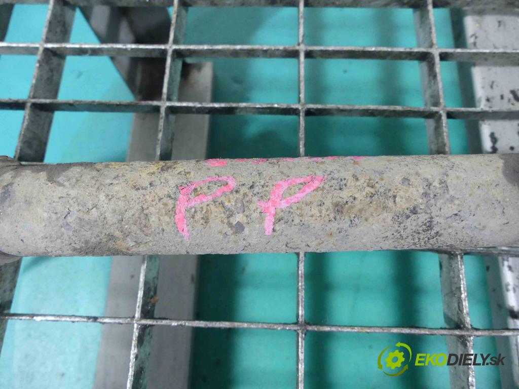 Toyota Rav4 II 2000-2005 2.0 vvti 150 HP manual 110 kW 1998 cm3 5- poloos pravé  (Poloosy)