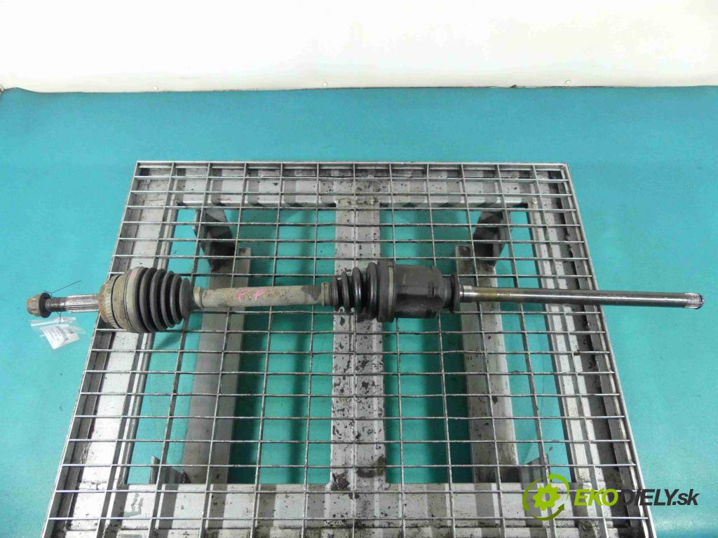 Toyota Rav4 II 2000-2005 2.0 vvti 150 HP manual 110 kW 1998 cm3 5- poloos pravé  (Poloosy)