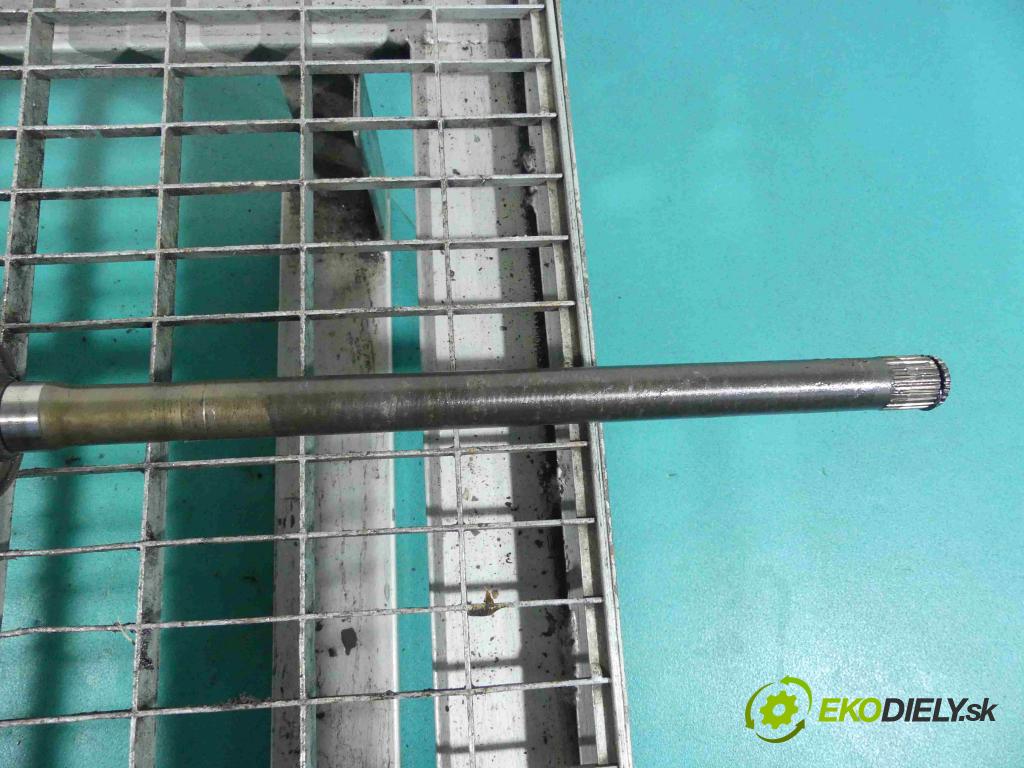 Toyota Rav4 II 2000-2005 2.0 vvti 150 HP manual 110 kW 1998 cm3 5- poloos pravé  (Poloosy)