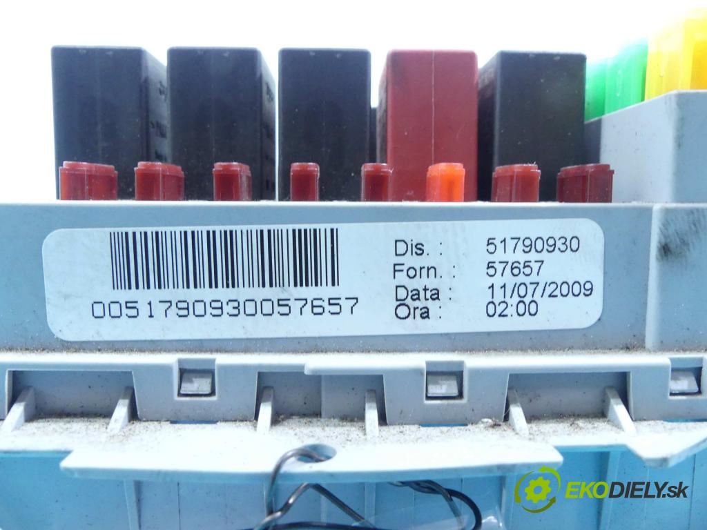 Fiat Bravo II 2007-2014 1.4 T 120 hp manual 88 kW 1368 cm3 5- skříňka pojistková 51790930 (Pojistkové skříňky)