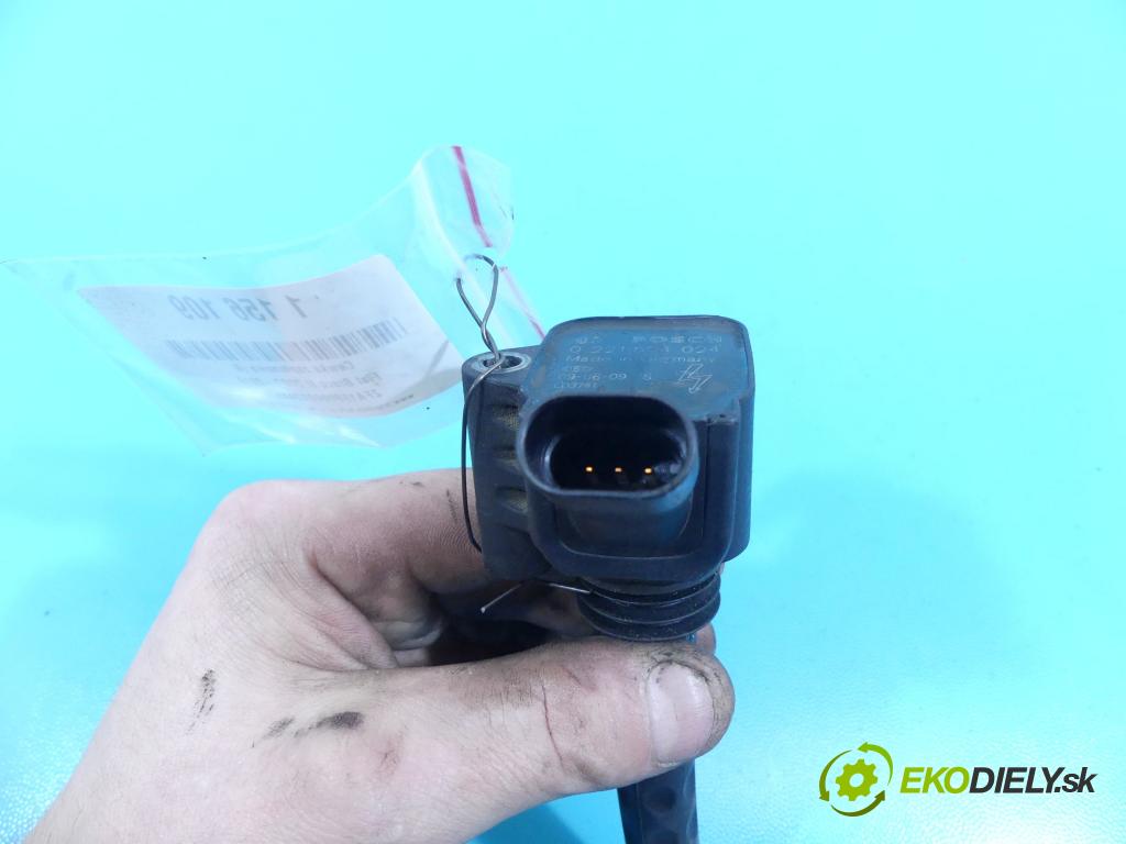 Fiat Bravo II 2007-2014 1.4 T 120 HP manual 88 kW 1368 cm3 5- cievka zapaľovacia 0221504024 (Zapaľovacie cievky, moduly)