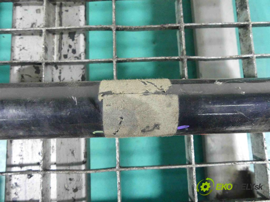 Toyota Auris I 2006-2013 1.4 VVT-i: 97KM manual 71 kW 1398 cm3 5- poloos pravé  (Poloosy)