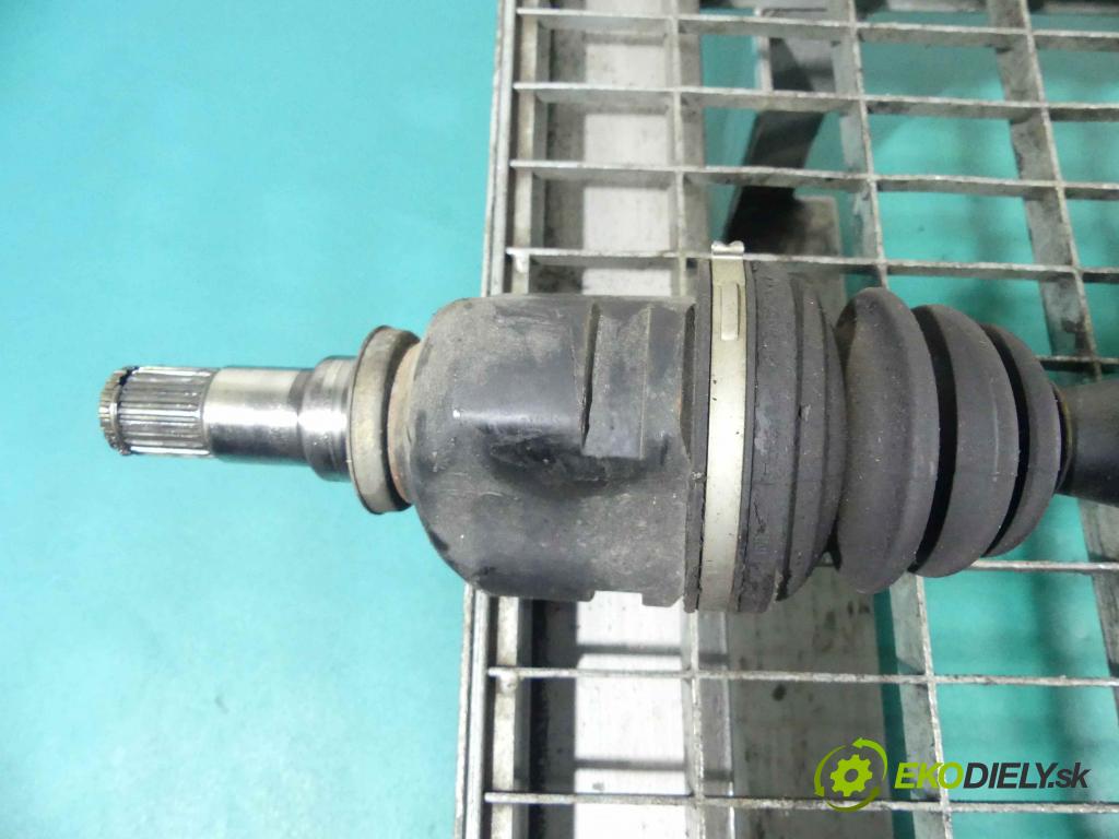 Toyota Auris I 2006-2013 1.4 VVT-i: 97KM manual 71 kW 1398 cm3 5- poloos pravé  (Poloosy)