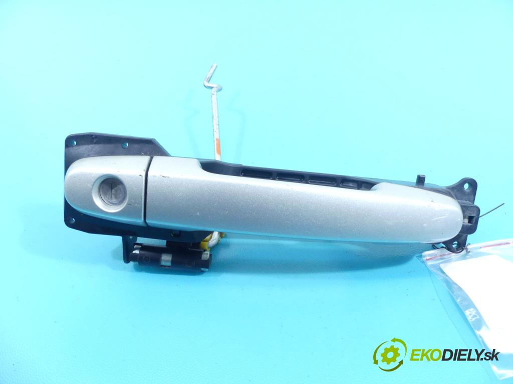 Toyota Auris I 2006-2013 1.4 VVT-i: 97KM manual 71 kW 1398 cm3 5- rukoväť predné ľavé mimo:  (Vonkajšie predné ľavé)