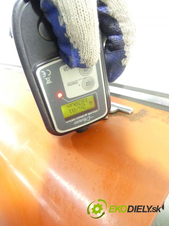 Mercedes 123 2,4.0 72 hp manual 53 kW 2350 cm3 4- zadní kufrové dveře  (Zadní kapoty)