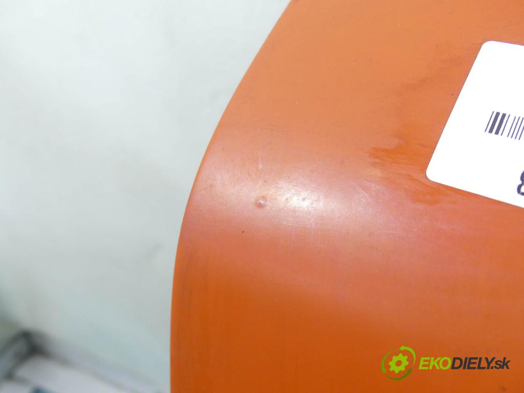 Mercedes 123 2,4.0 72 hp manual 53 kW 2350 cm3 4- zadní kufrové dveře  (Zadní kapoty)