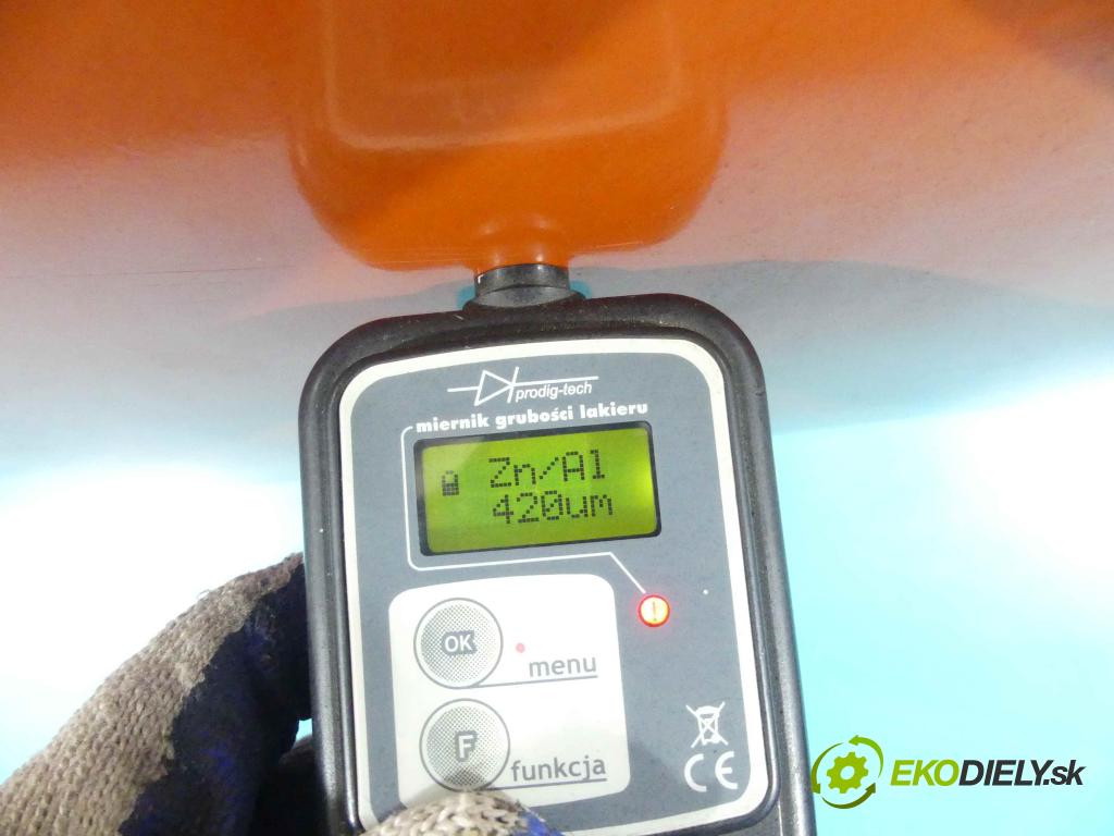 Mercedes 123 2,4.0 72 hp manual 53 kW 2350 cm3 4- zadní kufrové dveře  (Zadní kapoty)