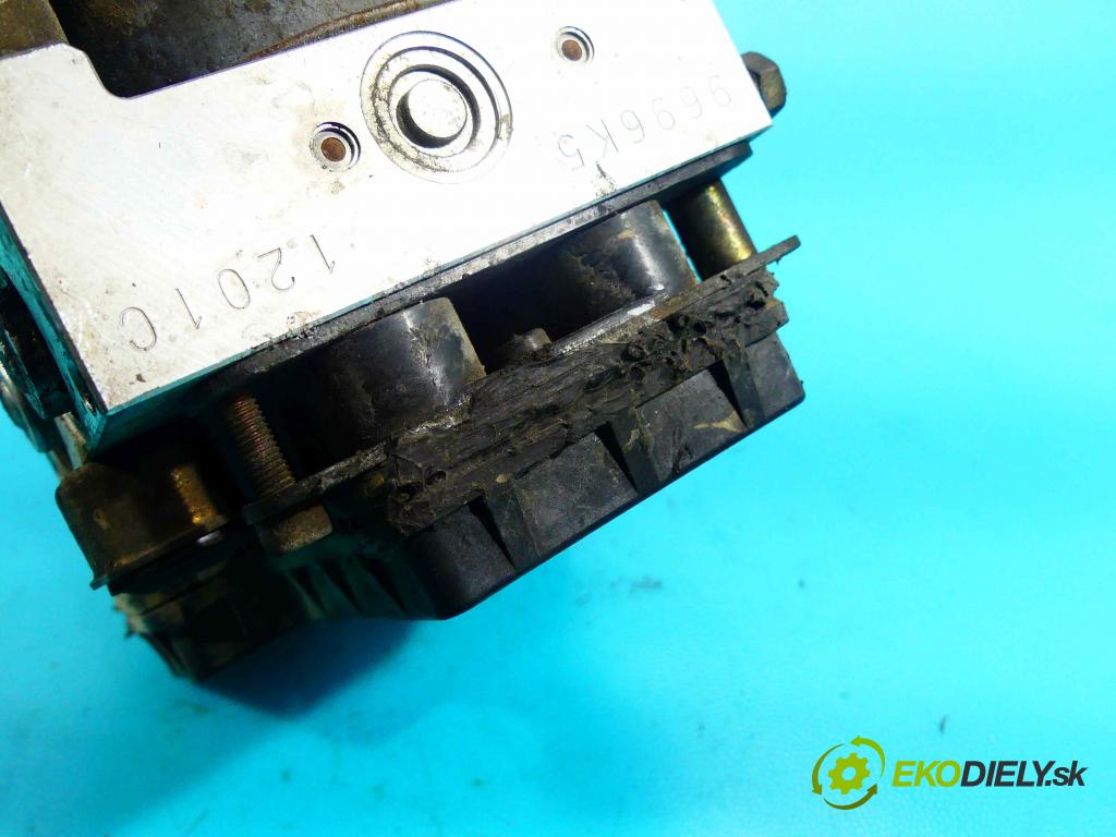 Mazda 626 2.0 16V 116 HP manual 85 kW 1991 cm3 5- čerpadlo abs 2056657436-0813 (Pumpy ABS)