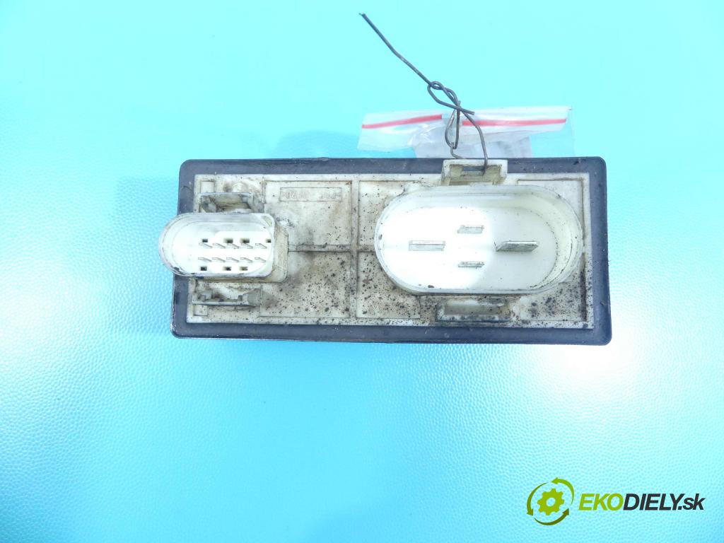 Vw Bora 2.3 VR5 150 HP manual 110 kW 2324 cm3 4- Relé: 1J0919506E (Relé)